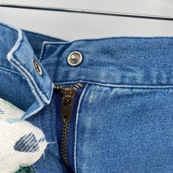 Alfred Dunner Jean Shorts Women's Size 14 Blue Denim Capris Button Zip Closure - Picture 4 of 14